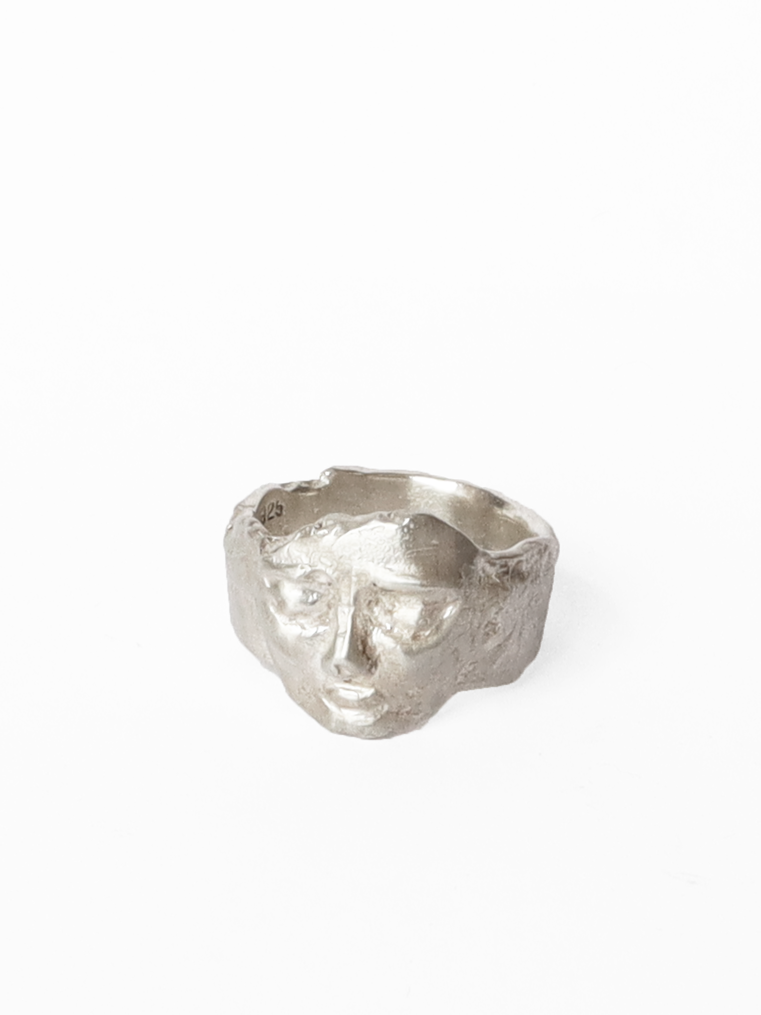 Anillo cara tallada