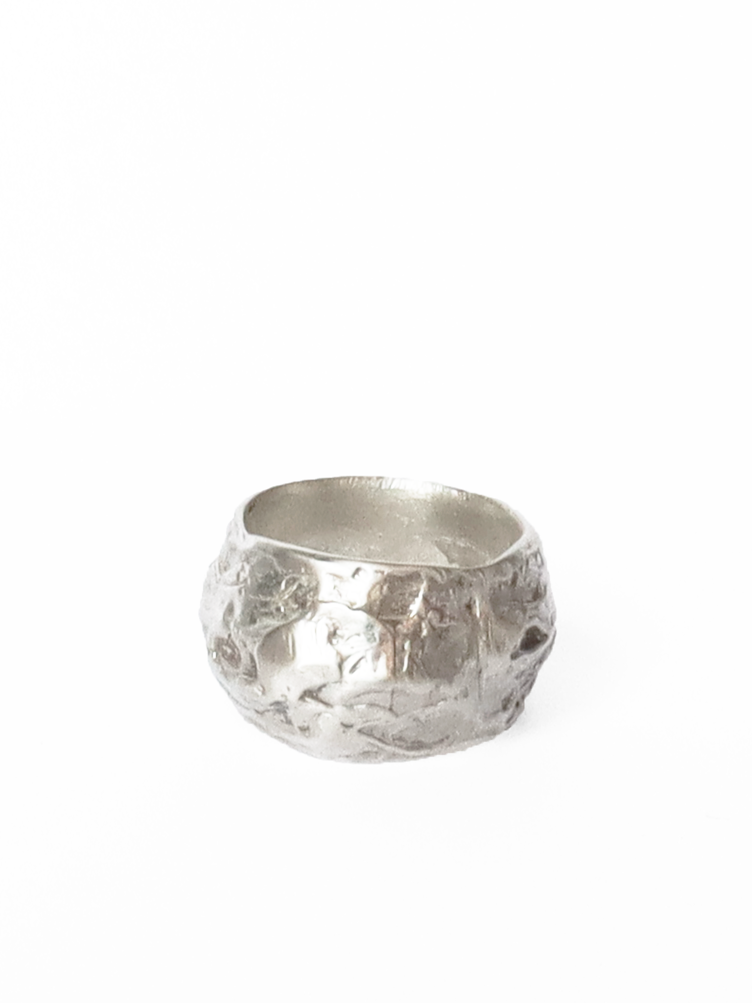 Anillo textura abombado